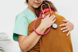 Digitalizar el cuidado no es alejar al paciente, es diseñar una sanidad más cercana
