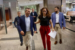 Sanidad activa un plan urgente para garantizar cuidados 24 horas a personas con ELA avanzada