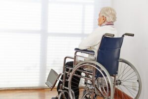 La POP pide garantizar los derechos sanitarios y sociales de pacientes mayores, con discapacidad y crónicos