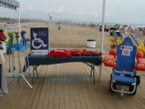 El litoral español cuenta este verano con 32 puntos de baño accesibles para personas con discapacidad