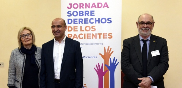 Los pacientes reclaman el trato digno de las personas con enfermedad crónica