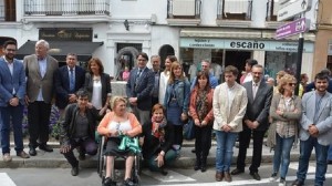 inauguración de la escultura 'Cabezas y Vacíos'