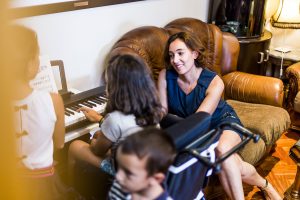 Carmen Quiroga, madre de una niña que convive con Atrofia Muscular Espinal.