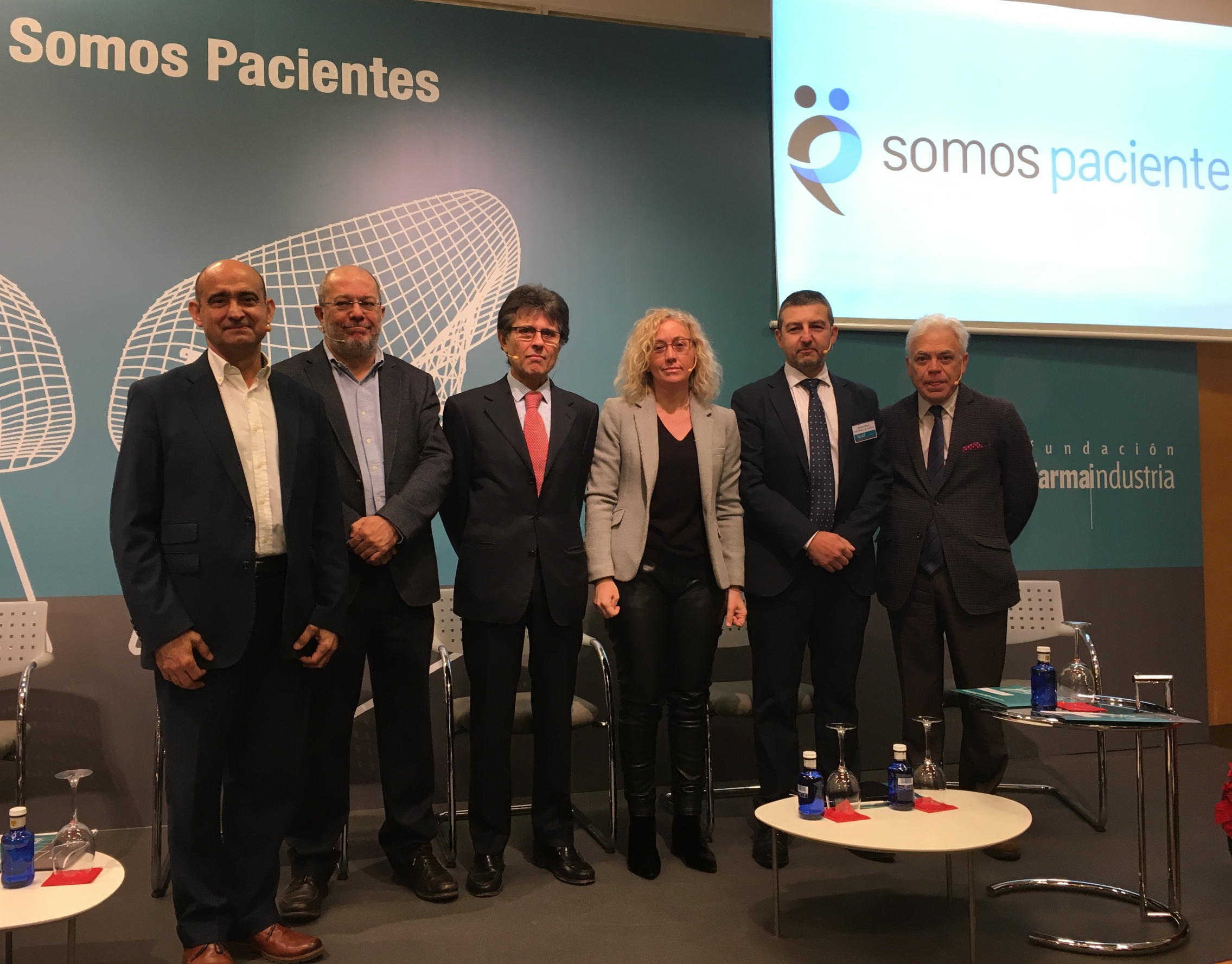 Parlamentarios, sanitarios y asociaciones defienden la necesidad de que los pacientes participen en la vida pública en España