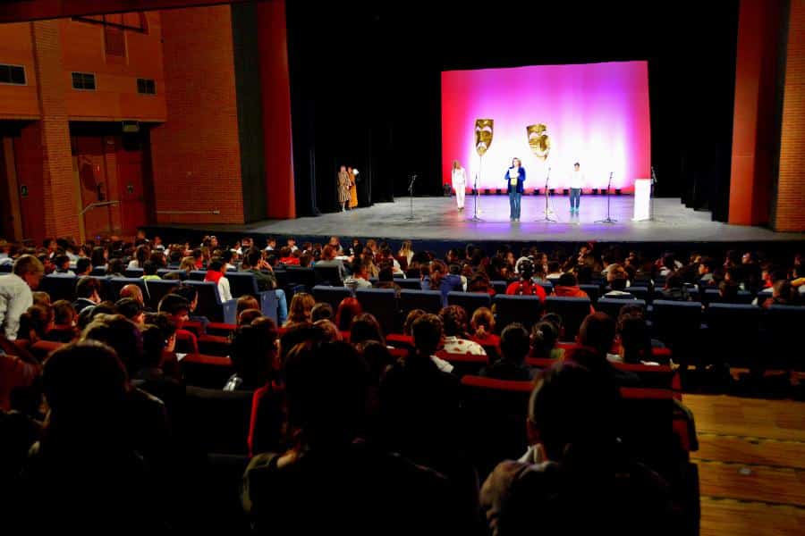 Magia y humor a favor de la aniridia