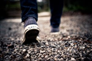 ejercicio físico man-path-walking-blur-hiking-photography-964750-pxhere.com
