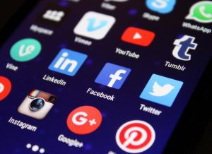 media_social_media_apps_social_network_facebook_symbols_digital_twitter-1063277.jpg!d