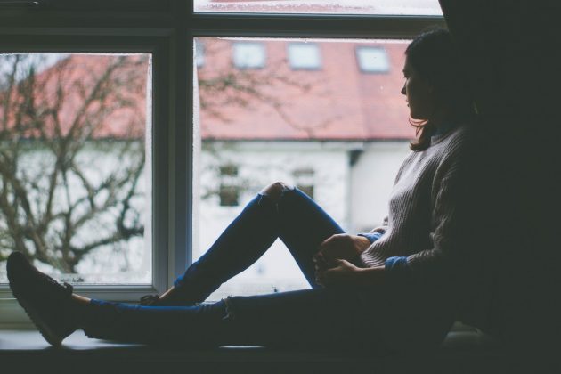 window_view_sitting_indoors_girl_woman_female_relax_depression-1054617.jpg!d