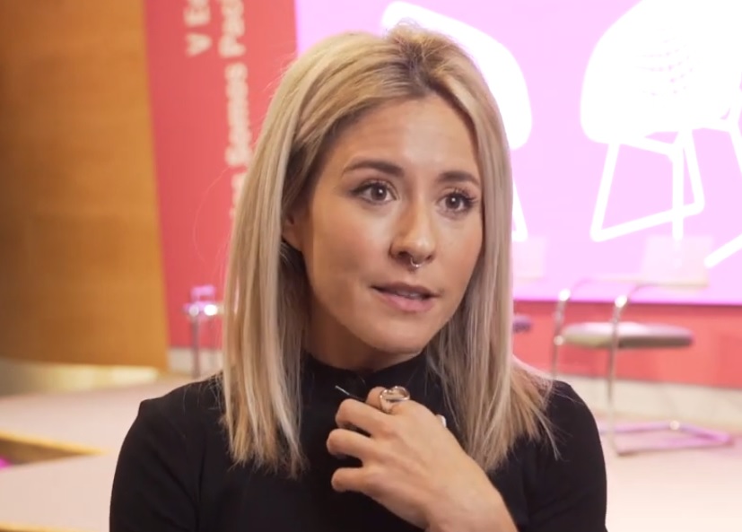 «Como pacientes tenemos que adaptarnos a las nuevas vías de comunicación»