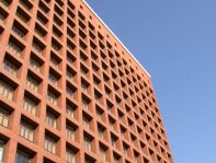 Fachada del Ministerio de Sanidad. De Tamorlan - Trabajo propio, CC BY 3.0, https://commons.wikimedia.org/w/index.php?curid=7569618