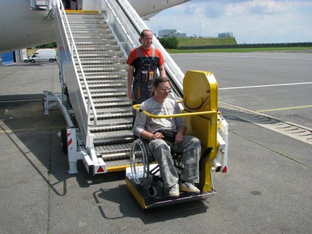 silla-de-rueda-y-avión