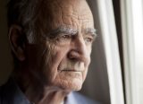¿Qué impacto tienen las enfermedades crónicas en las personas mayores?