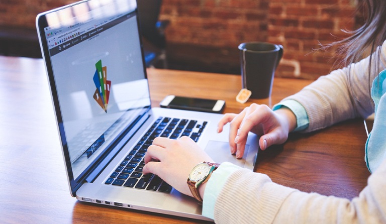 Formación en competencias digitales para la inclusión laboral