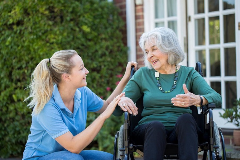 Cómo vivir bien con esclerosis múltiple en la tercera edad
