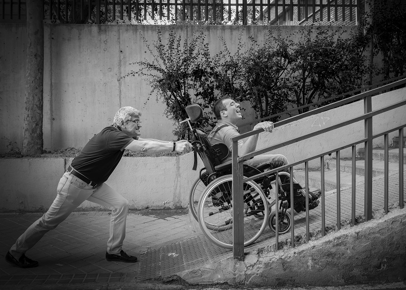 Facilitar el acceso a las sillas de ruedas eléctricas a las personas con parálisis cerebral