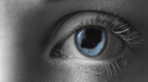 Aniridia, una enfermedad rara que provoca discapacidad visual en los jóvenes