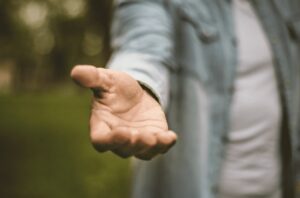 Andalucía pone en marcha un proyecto pionero de asistencia personal especializada para personas con ELA