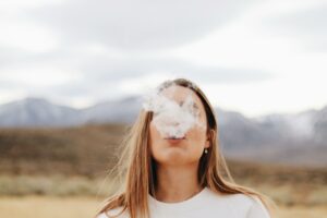 Fumar deteriora el descanso nocturno y complica el tratamiento de la apnea del sueño