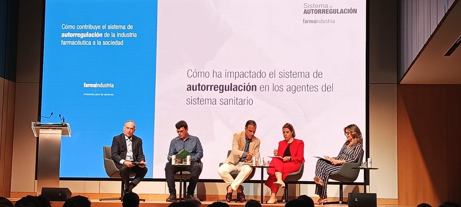 La POP reclama una mayor colaboración con la industria farmacéutica en el ámbito de la autorregulación