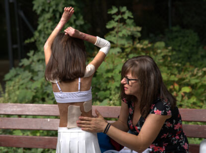 8 de cada 10 personas cuidadoras se sienten emocionalmente desbordadas, según DEBRA