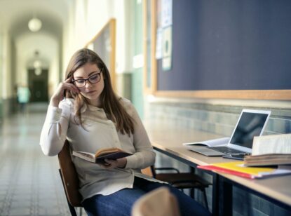 El estrés también pasa factura a la vista: síntomas, causas y medidas de protección