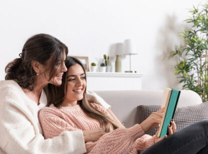 Cuidar de otros empeora los síntomas de la menopausia hasta en un 77%