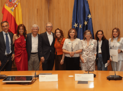 La iniciativa ‘EsMujer’ reclama en el Congreso una estrategia de salud de la mujer