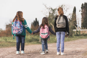 Las niñas de entre 5 y 14 años registran 2,6 veces más ingresos por deformidades de columna que los niños